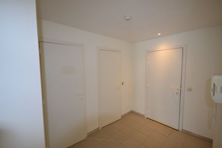 Ruim één slaapkamer appartement met zuidgericht terras te Oostduinkerke - Photo 3