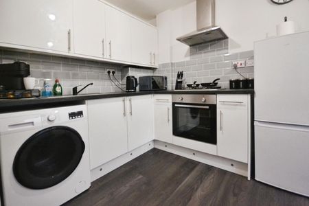 1 bedroom Flat To Let - Photo 5