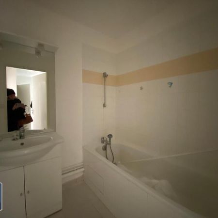 Location Appartement 2 pièces 48m² FLERS 61100 - Photo 3