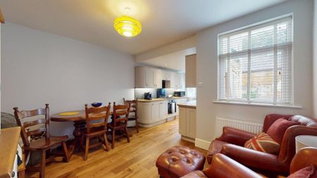 2 bedroom terraced house to rent - Photo 4