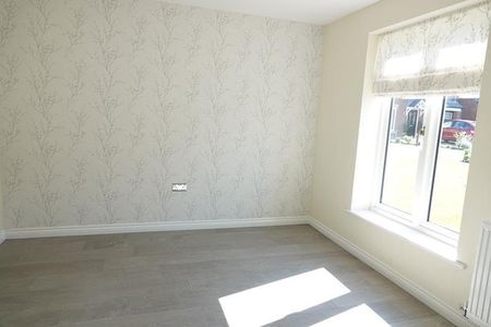 5 bedroom detached house to rent - Photo 3