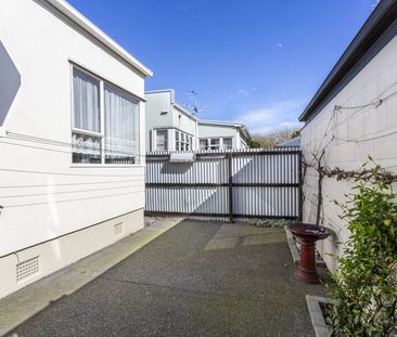 Lovely 3-Bedroom Home in Prime Location! - Photo 3