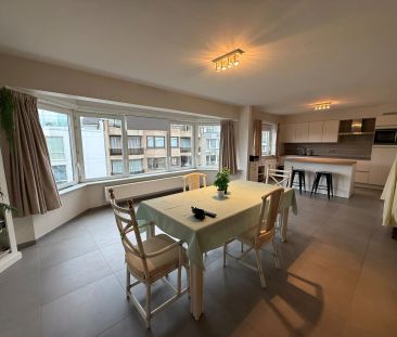 ONGEMEUBELD - Ruim en uniek appartement van 139 m² in het centrum v... - Photo 5