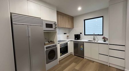 Your New Happy Place in Papatoetoe! - Photo 2