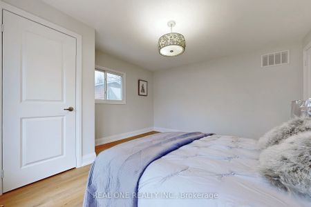 Detached Home For Lease | N8115278 - Photo 2