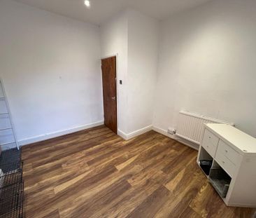 3 bedroom flat to rent - Photo 5