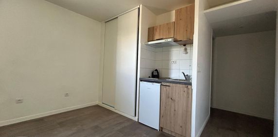 Location Appartement 1 pièce 24m² NOISY LE GRAND 93160 - Photo 2