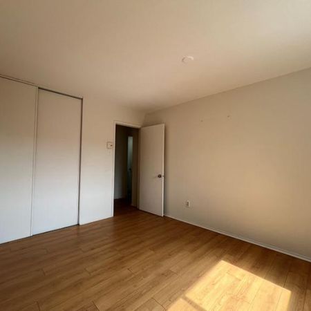 1 MOIS GRATUIT | 3 1/2 avec Balcon + Stationnement - Photo 4