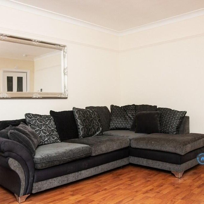 2 Bed Flat, Springhill Road, AB16 - Photo 1