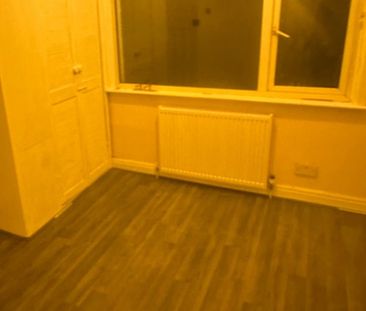 3 Bed Terraced House, Leyland Road, CV5 - Photo 3