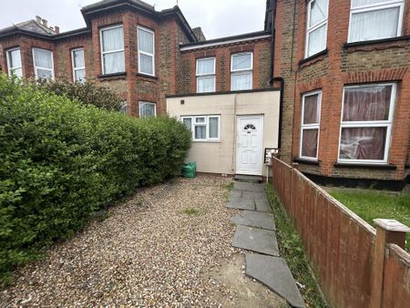3 bedroom terraced house to rent - Photo 3