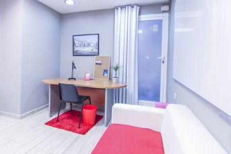 Carrer de Sant Vicent Màrtir, Valencia, Valencian Community 46002 - Photo 2