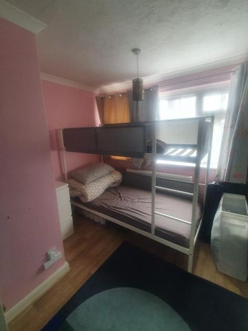 3 bedroom terraced house to rent - Photo 3