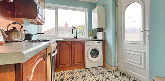 3 bedroom semi-detached house to rent - Photo 2