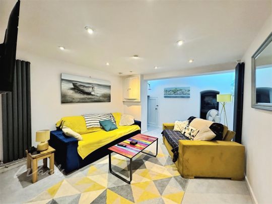 2 bedroom town house to rent - Photo 1