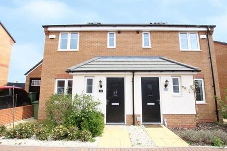 2 bedroom semi-detached house to rent - Photo 3