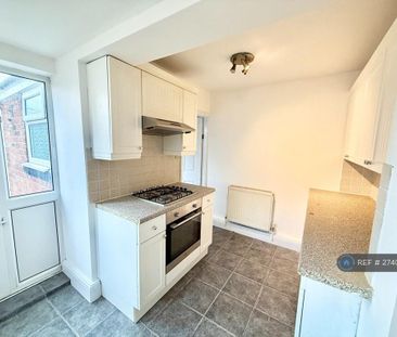 3 bedroom terraced house to rent - Photo 4