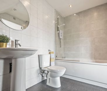 27 THE MEWS, BENTLEY LANE Leeds - LS6 4AJ - Photo 2