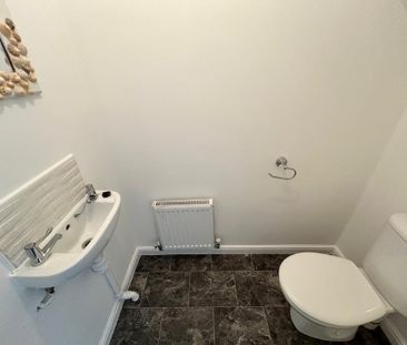 3 bedroom semi-detached house to rent - Photo 5