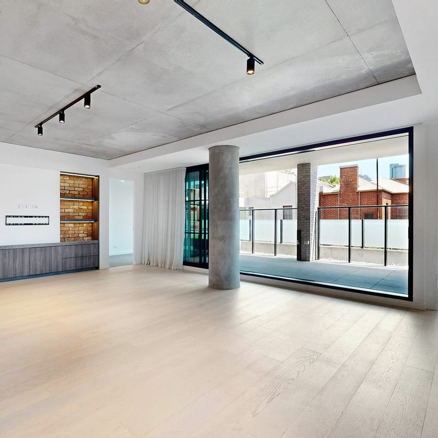 Spacious Three Bedroom Apartment - Victoria & Vine Residences - Photo 1