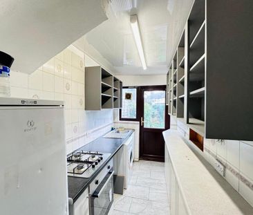 3 bedroom terraced house to rent - Photo 6