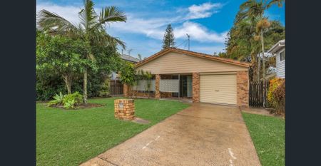 Refreshed 3 Bedroom House in Great Position - Photo 2