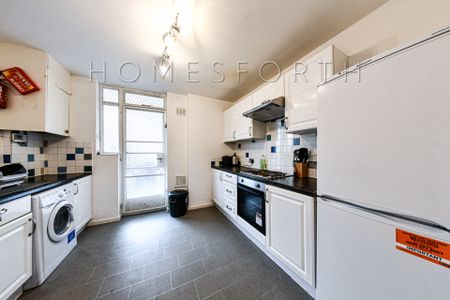 2 Bedroom Flat - Photo 2