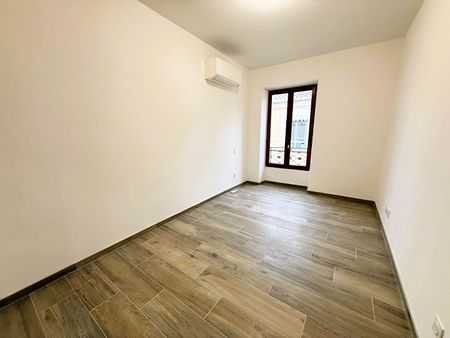 Location appartement 4 pièces, 91.21m², Nîmes - Photo 2