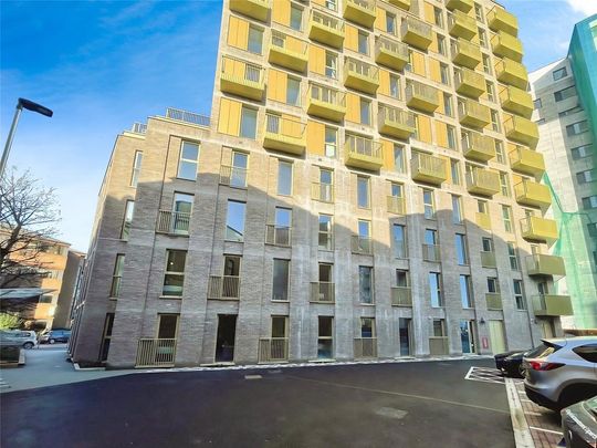 2 bedroom flat to rent - Photo 1