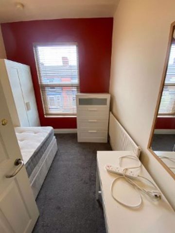 4 bedroom house share to rent - Photo 3