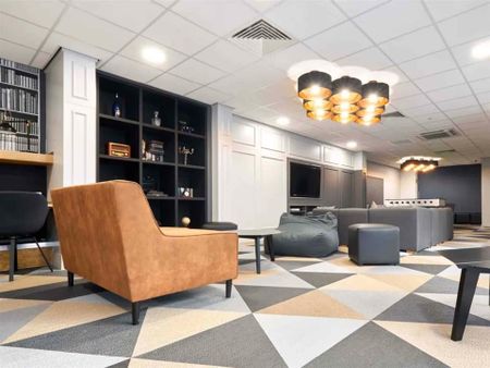 Silver En-Suite (Courtyard View) - Photo 5