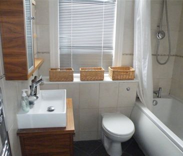 Maidstone Road, N11, London - Photo 2