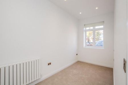 3 bedroom flat to rent - Photo 3