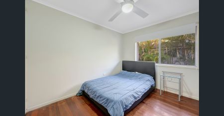 Versatile Family Home with Pool in Prime Strathpine Location - Photo 2