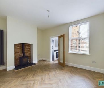 3 bedroom terraced house to rent - Photo 4