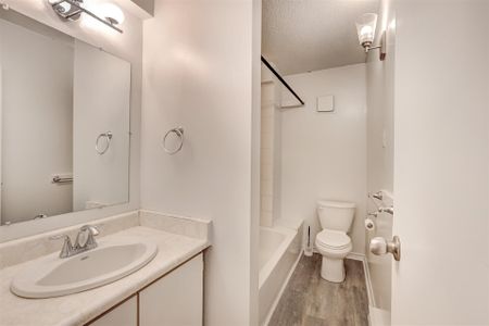 For Lease - 638 Dufferin Street Unit# 3, Toronto, Ontario - Photo 2
