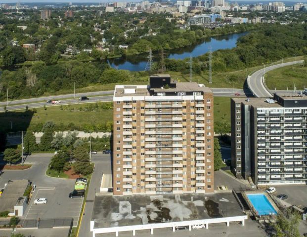 Riverside Towers — Bachelor - Photo 1
