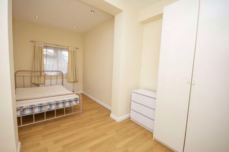 3 bedroom maisonette to rent - Photo 2