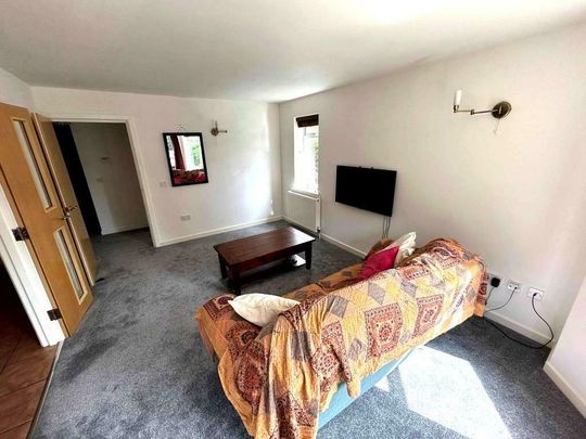 2 bedroom ground floor flat to rent - Photo 1