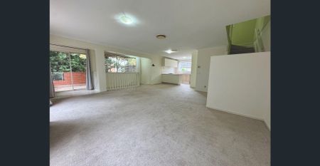 Home in Popular Mornington Estate! - Photo 3