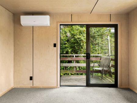 Sunny, stylish and sparkling new - Photo 4