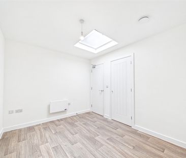 Phoenix Court, Hawkins Road, Colchester, CO2 8ZE - Photo 4