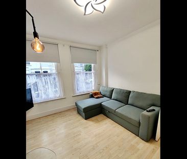 1 Bed Maisonette, Crimsworth Road, SW8 - Photo 2