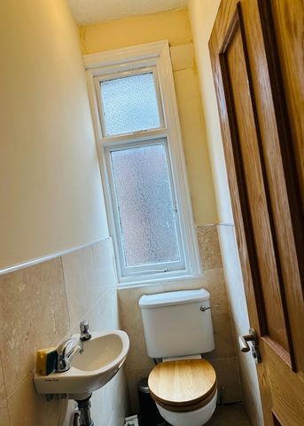 2 Bed Flat, Wood Road, M16 - Photo 5