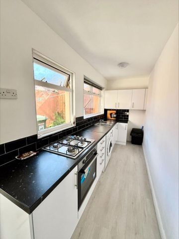 2 bedroom terraced house to rent - Photo 3