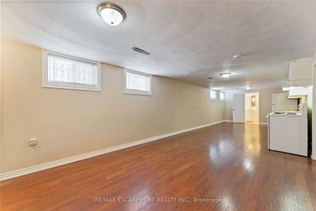For Lease - 864 Upper Ottawa Street Unit# Basement, Hamilton, Ontario - Photo 5