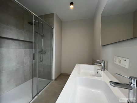 Prachtige penthouse te huur met 2 slaapkamers, terras voor- en achteraan in Vichte - Photo 3