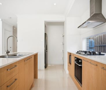 Prime Box Hill Living with Exceptional Family Comfort - Photo 1