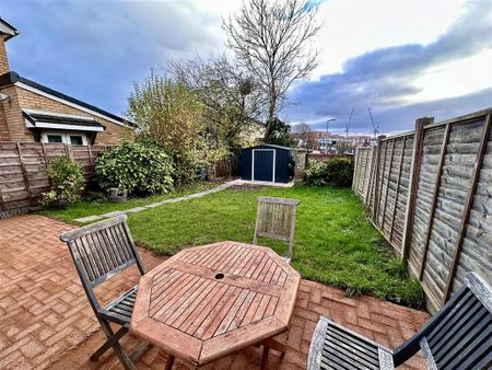3 bedroom semi-detached house to rent - Photo 5