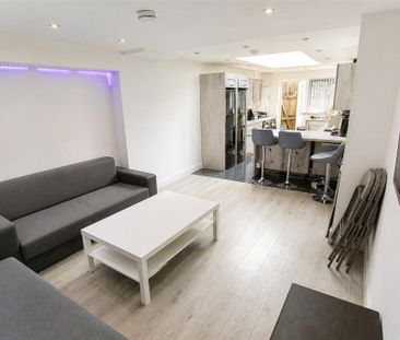 5 bedroom house to rent - Photo 1